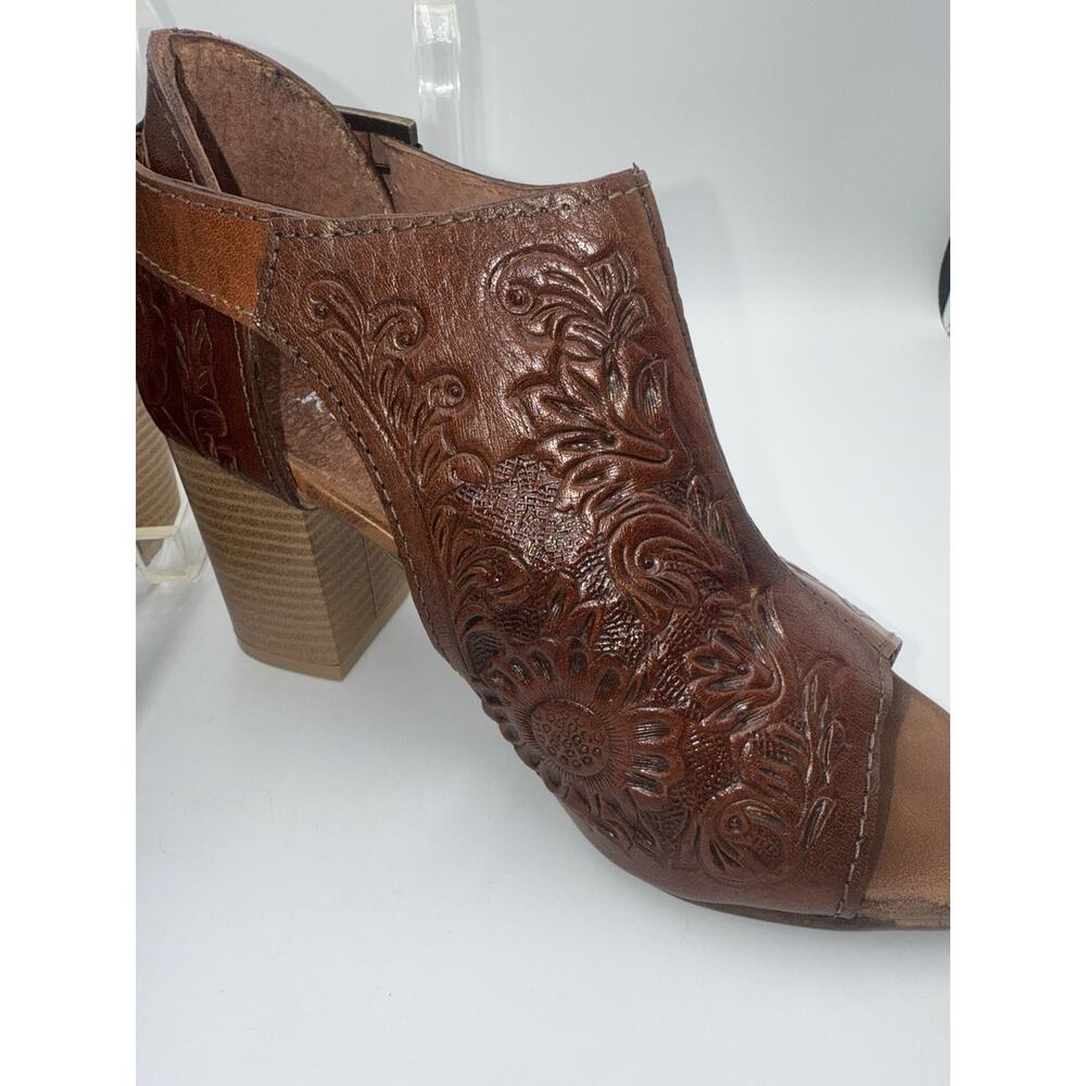 Roper Mika Floral Embossed Peep Toe Zippered Shootie Pumps Womens Size 5 - Picture 12 of 16